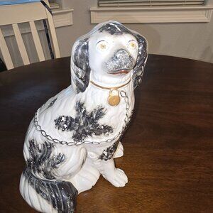 Staffordshire Style King Charles Spaniel Dog Figurine